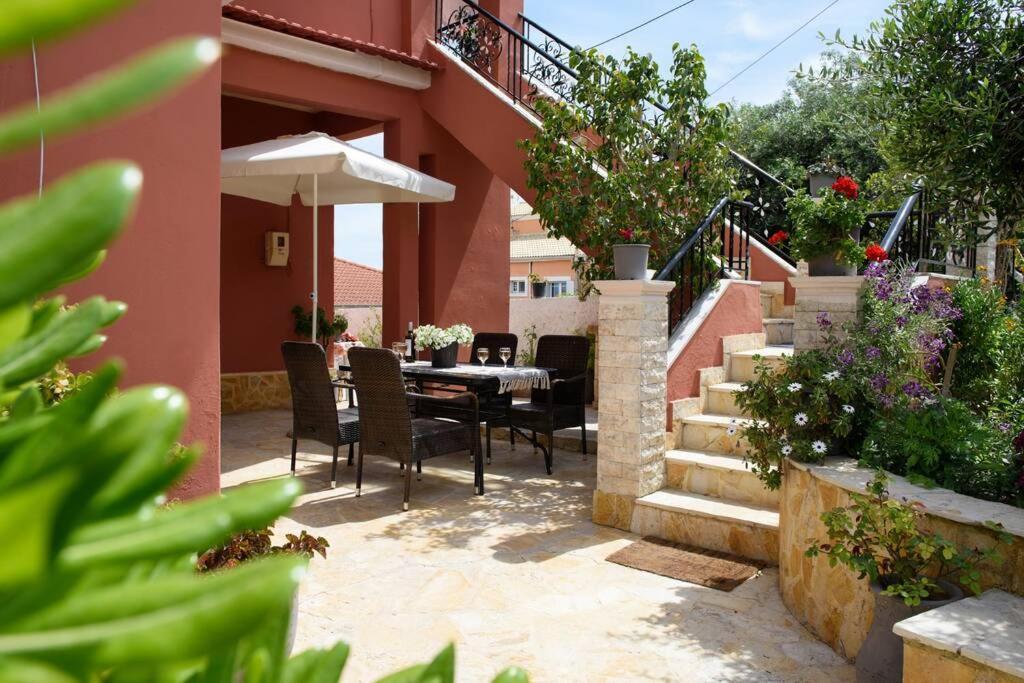 Seaview Cottage - Calmare Petrití Esterno foto